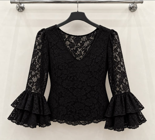 Blouse MAEVA Noir, dentelle florale, col en V et manches à doubles volants – tenue de flamenco