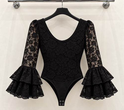 Body ROSA Noir, dentelle florale, encolure arrondie et manches à doubles volants – tenue de flamenco
