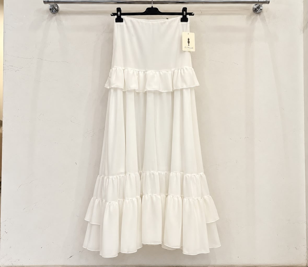 Jupe MARIA blanc à volants sur cintre – tenue de flamenco