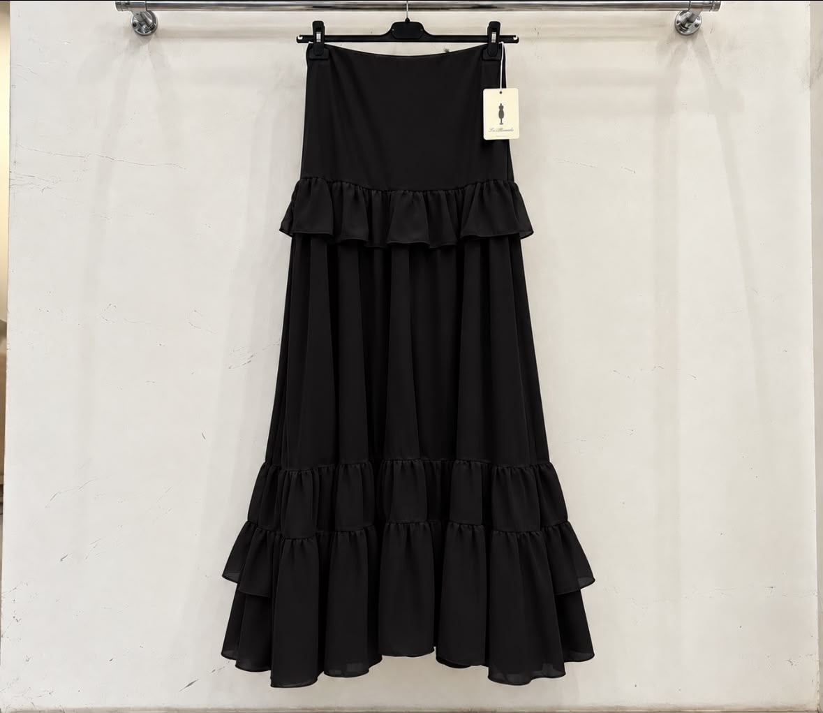 Jupe MARIA noir à volants sur cintre – tenue de flamenco