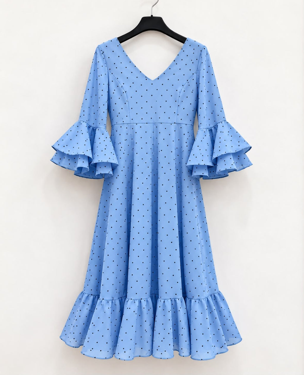 Robe Magla Bleu ciel à petits pois et volants – tenue de flamenco