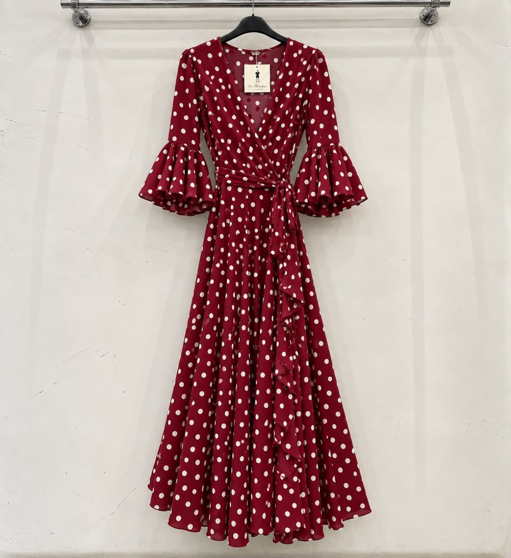 Robe MARIA bordeaux à pois blancs sur cintre – tenue de flamenco
